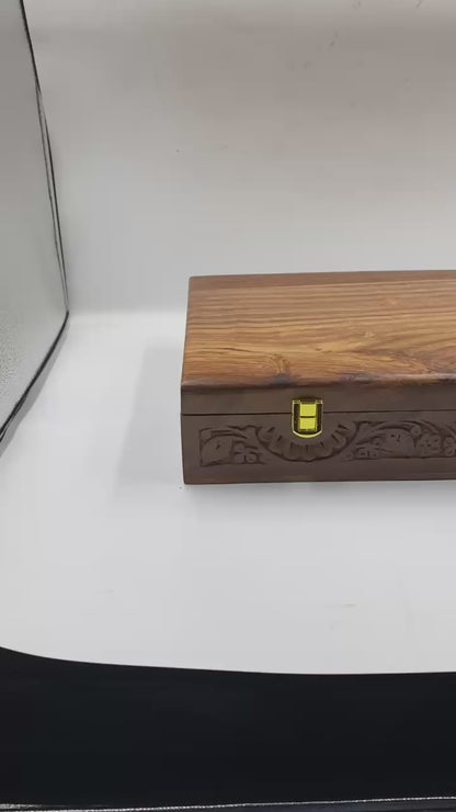 15 Watches – Carving – Wood Top