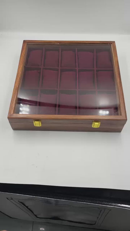 15 Watches – Golden Hinge – Glass Top