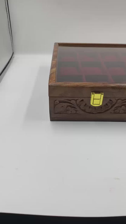 15 Watches – Carving – Glass Top